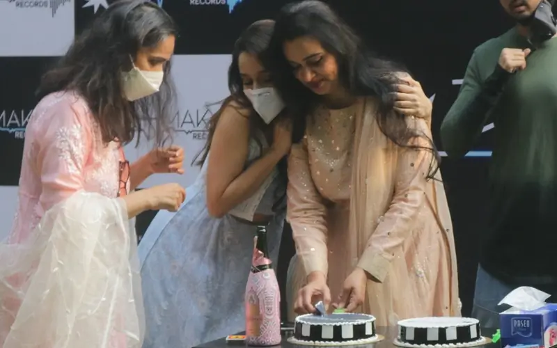 Shraddha Kapoor Padmini Kolhapure