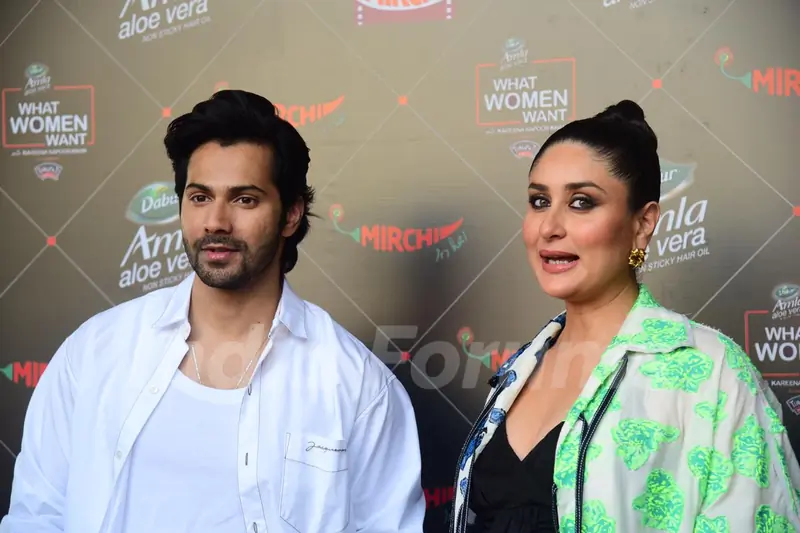 Kareena Kapoor Khan completes her work commitments amid pregnancy!