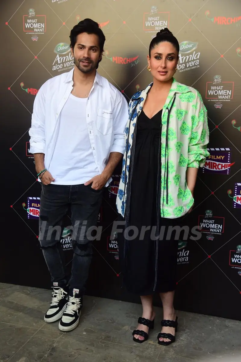 Kareena Kapoor Khan completes her work commitments amid pregnancy!