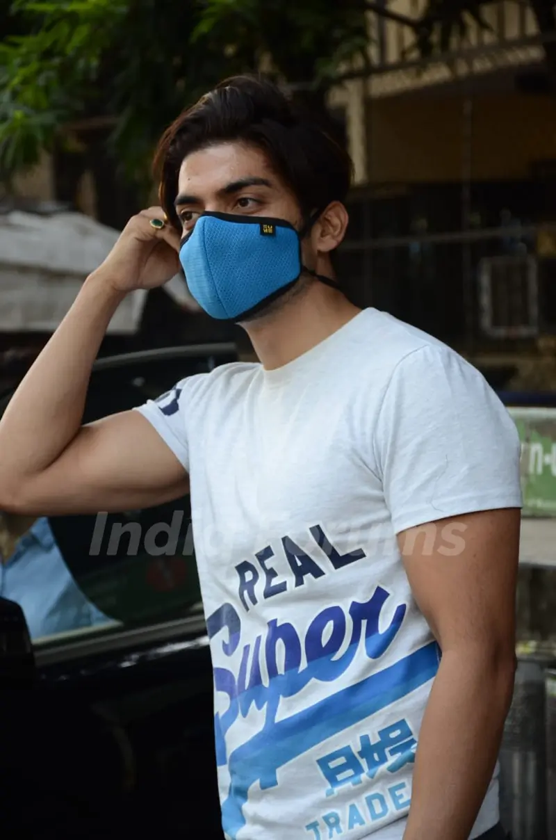 Gurmeet Choudhary snapped in Juhu