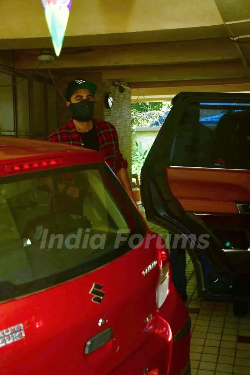 Ranbir Kapoor snapped at dubbing studio