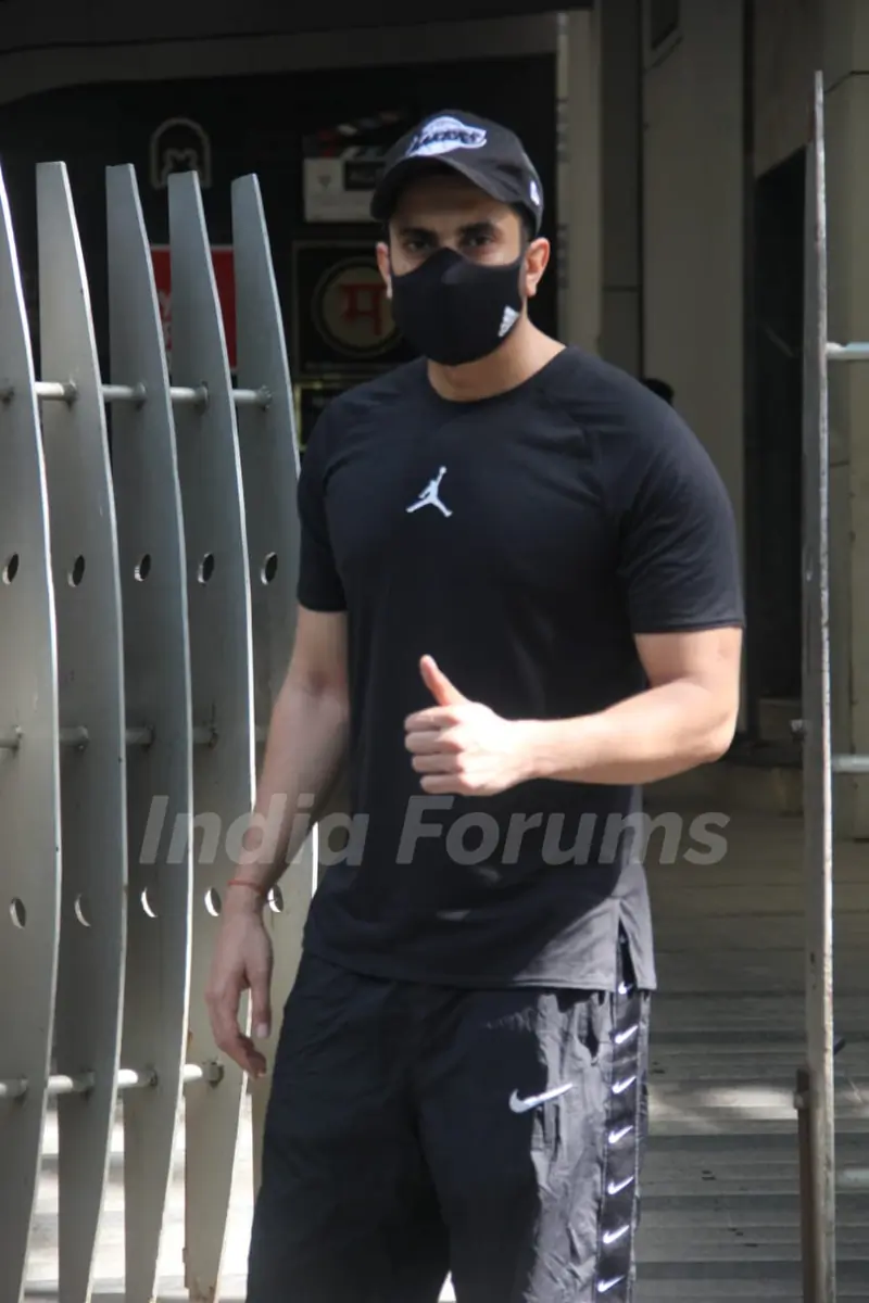 Sunny Singh snapped at Khar