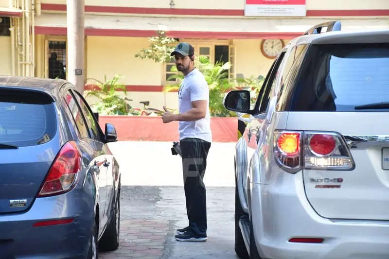 Sooraj Pancholi spotted at Bandra