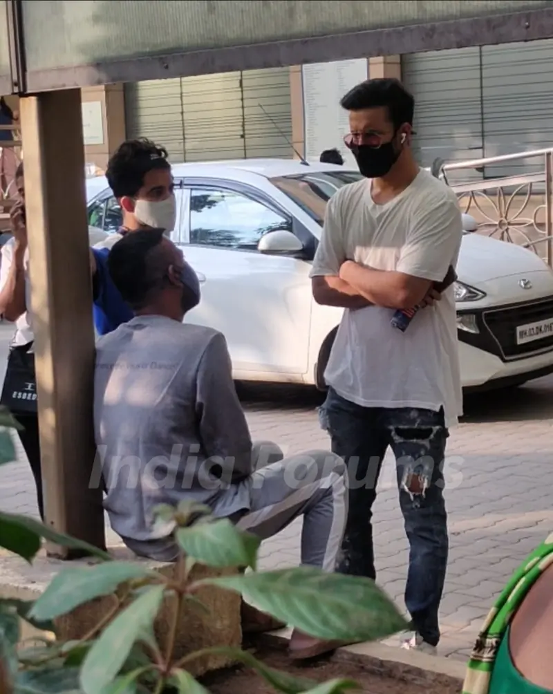 Aamir Ali, Dharmesh snapped at Ambani hospital