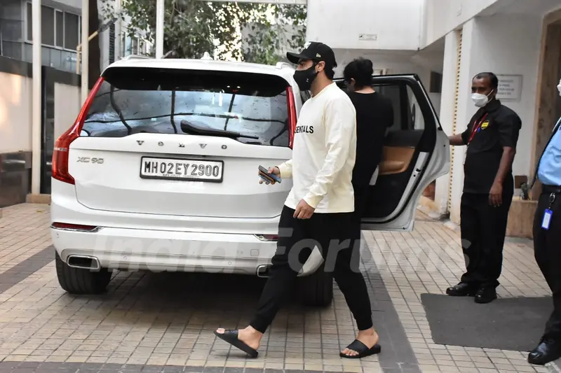 Arjun Kapoor and sister snapped at Hinduja hospital Khar!