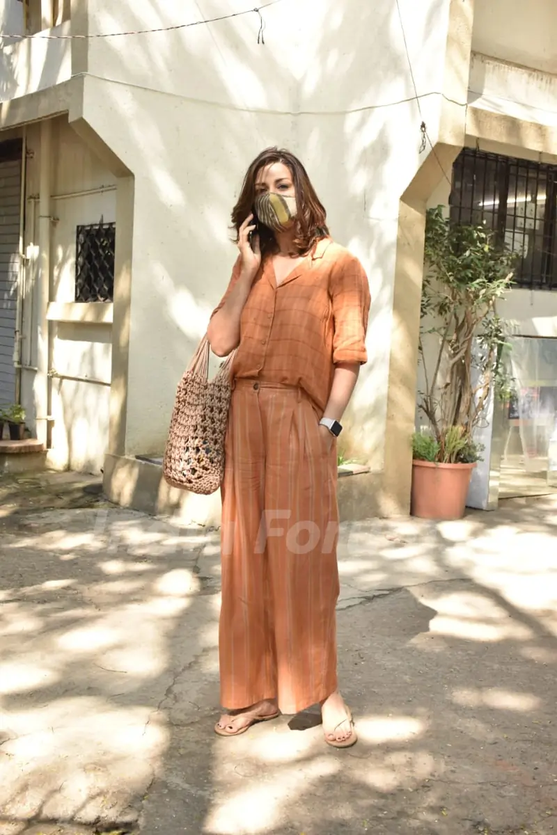 Sonali Bendre snapped at salon in Juhu