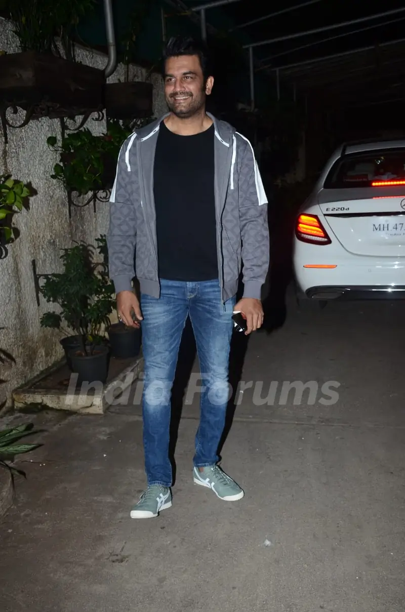 Sharad Kelkar snapped at screening of Black Widow!