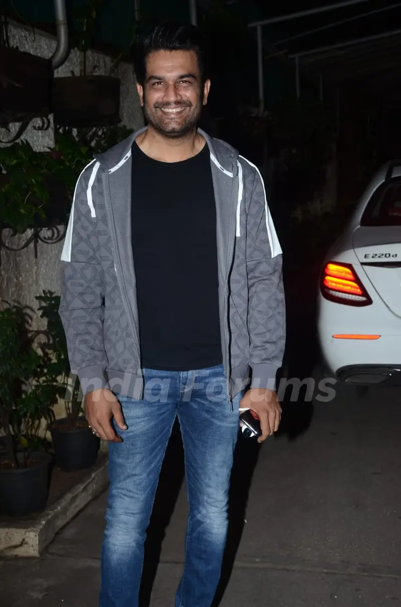 Sharad Kelkar snapped at screening of Black Widow!
