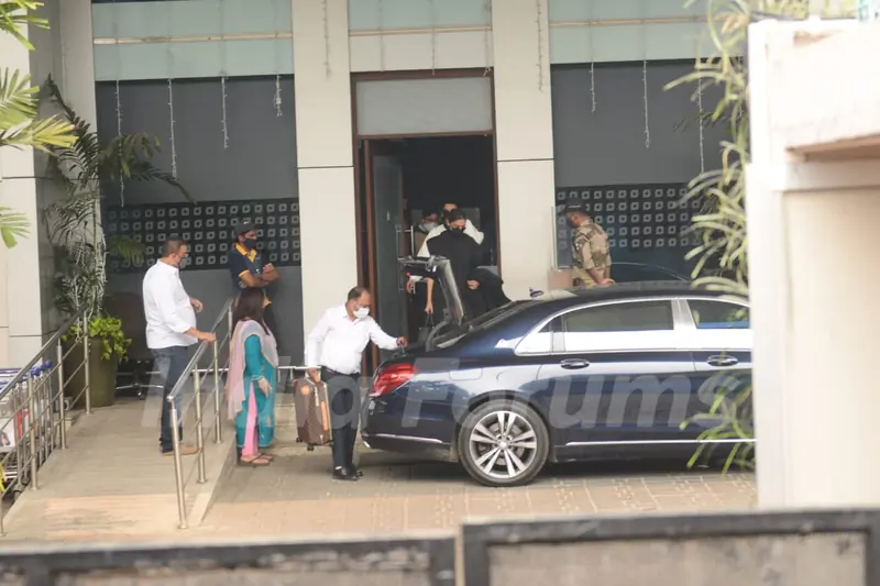 Ranveer Singh and Deepika Padukone return from New Year vacation!
