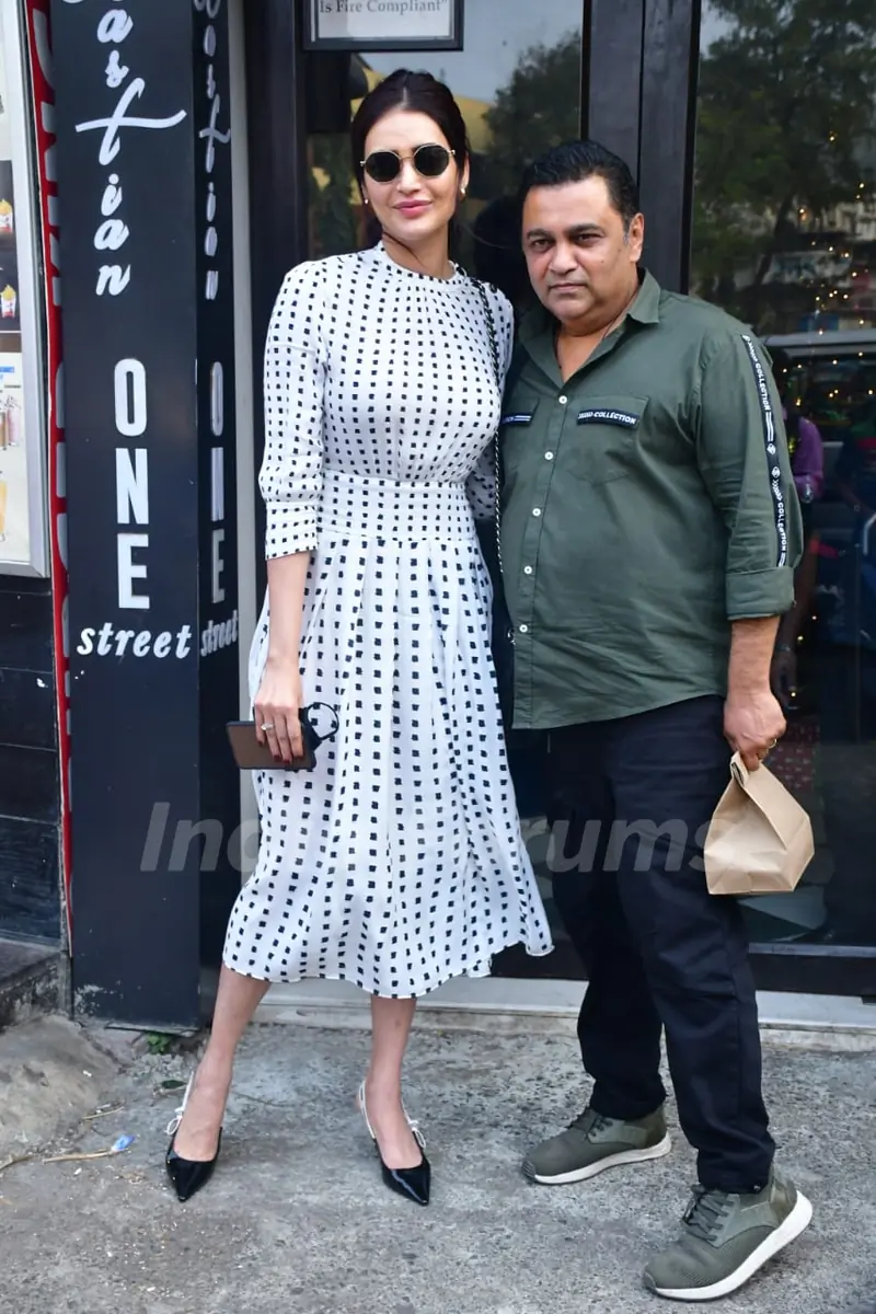 Karishma Tanna snapped at Bastian, Bandra