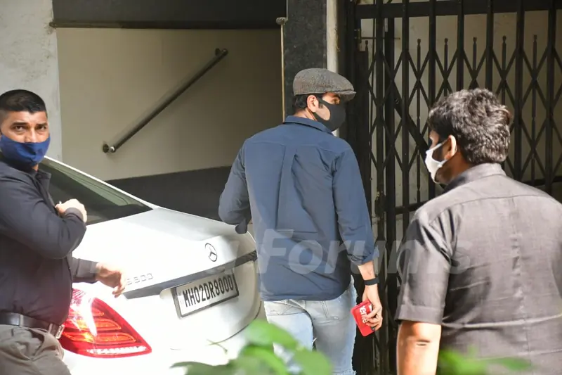Ranbir Kapoor spotted at clinic
