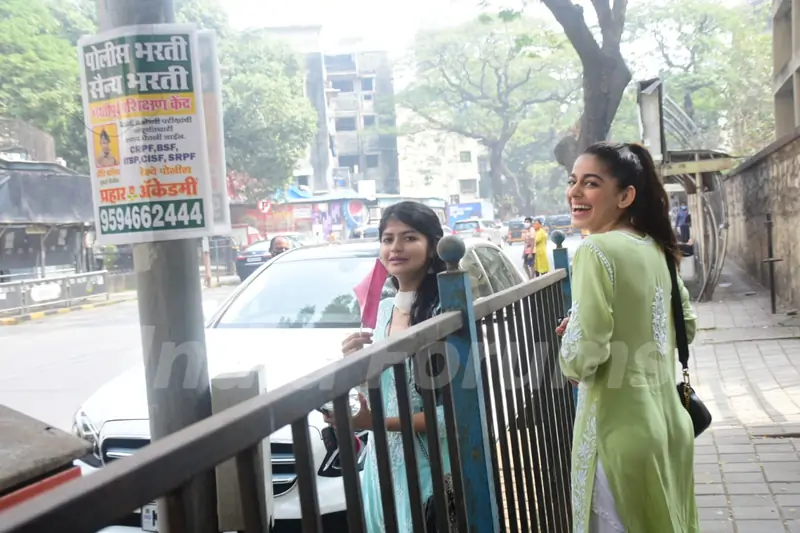 Anjani Dhawan and Alaya Furniturewalla spotted at dance class in Bandra