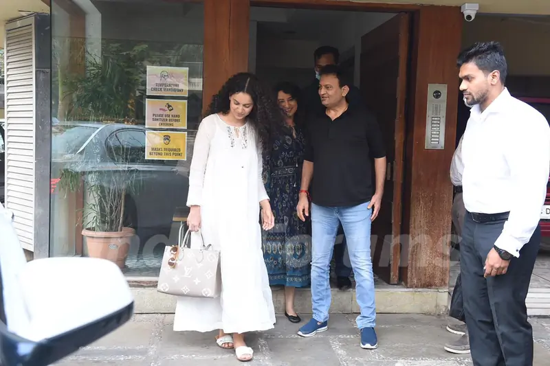Kangana Ranaut snapped at Juhu