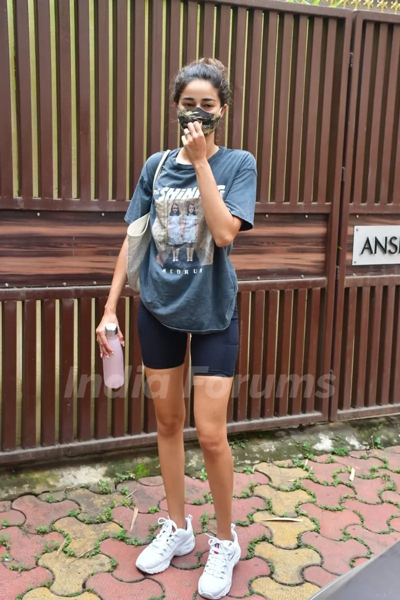 Ananya Panday snapped outside yoga classes!