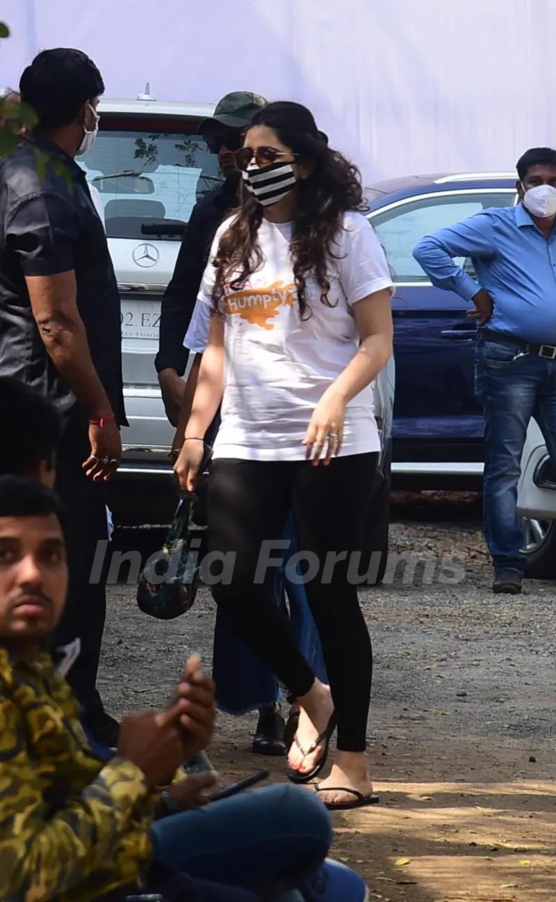 Zoa Morani snapped with friends outside Varun-Natasha's wedding venue, in Alibaug
