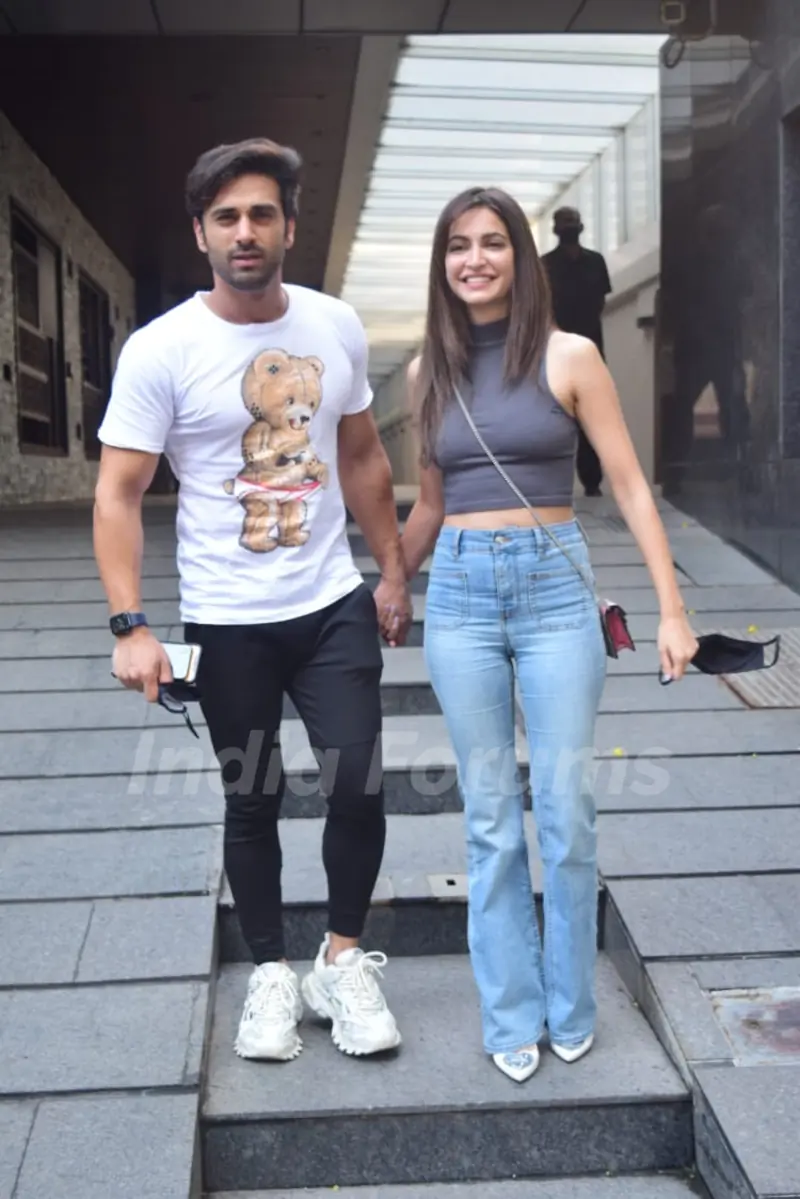 Pulkit Samrat and Kriti Kharbanda snapped at Bandra