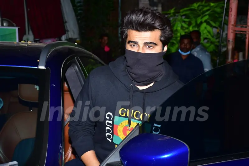 Arjun Kapoor and Saif Ali Khan snapped at shoot location in Bandra