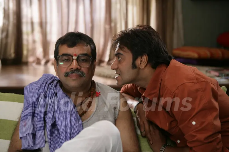 Still image of Ajay Devgan and Paresh Rawal