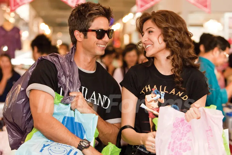 Shahid and Anushka looking cute