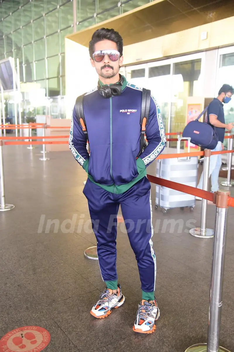 Ravi Dubey spotted at airport