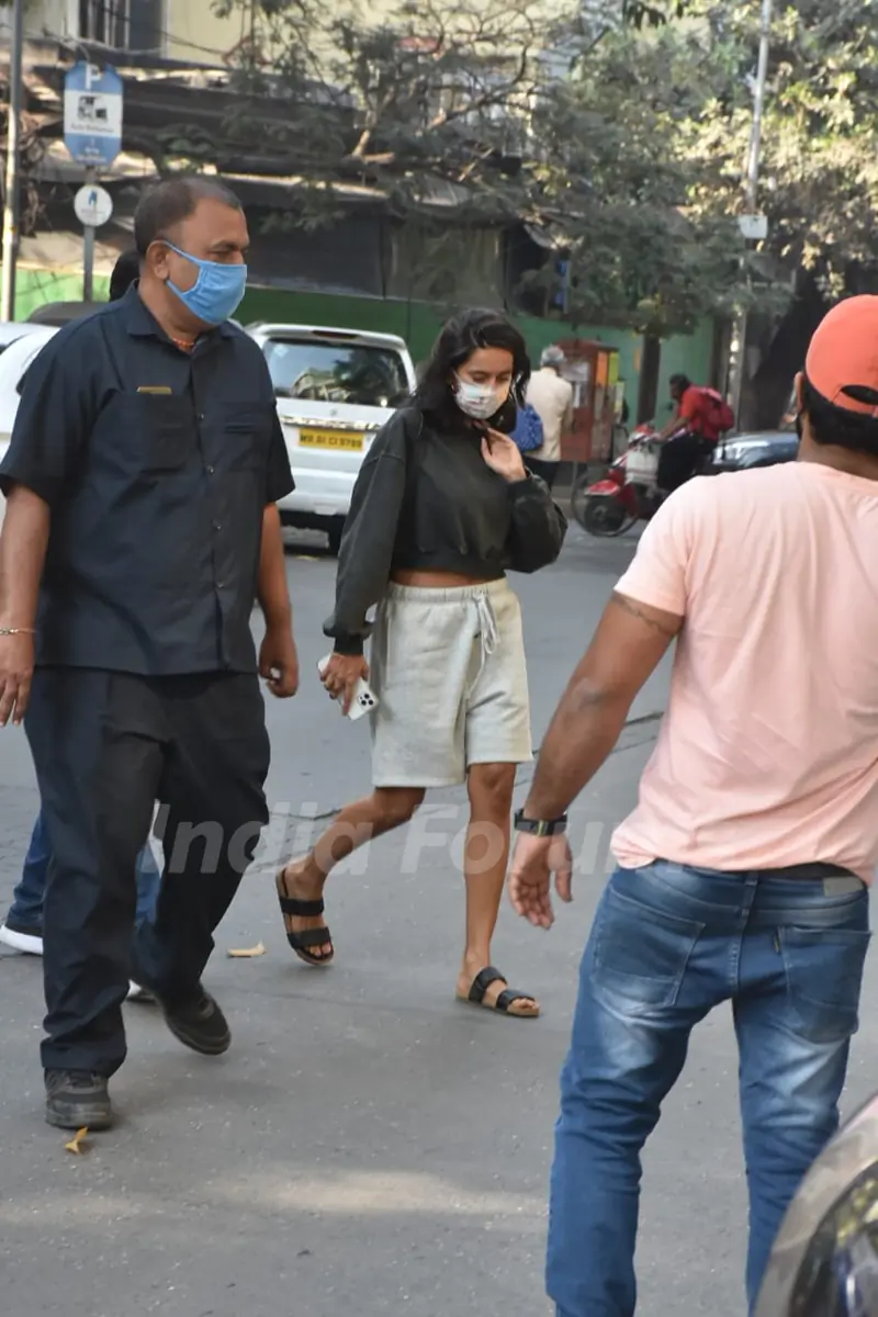 Shibani Dandekar snapped at Bandra