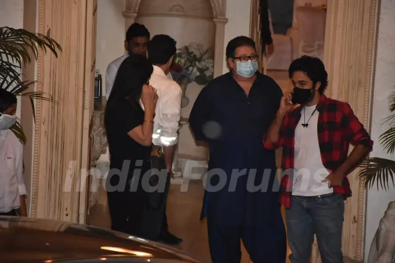 Kareena-Saif, Alia-Ranbir, Tara-Aadar and others snapped attending Randhir Kapoor's birthday dinner! 