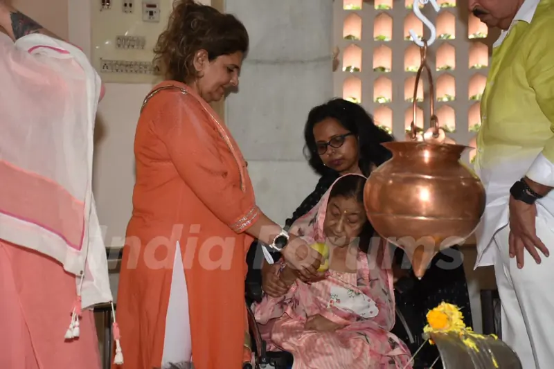 Rakesh Roshan and family attend Shivratri Puja in Panvel! 