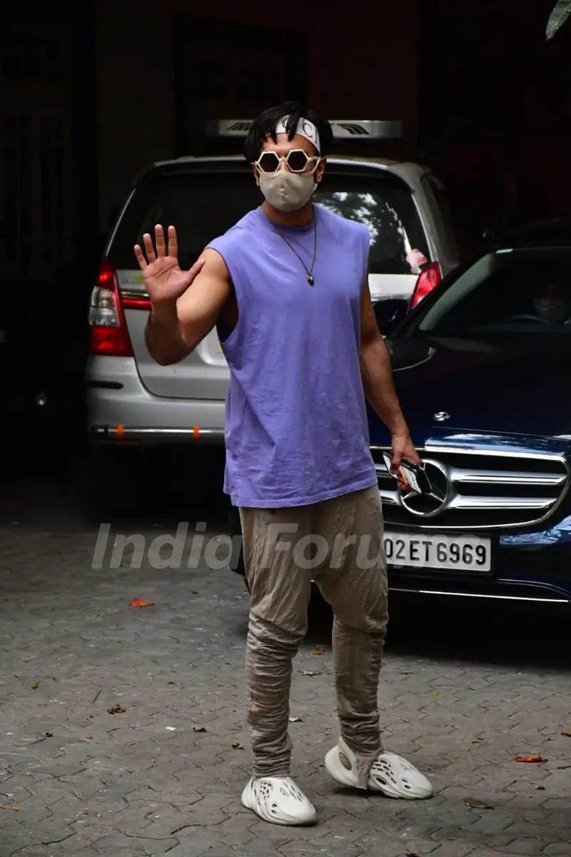 Ranveer Singh snapped at dubbing studio!