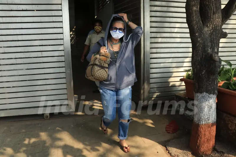 Dimple Kapadia snapped in Bandra