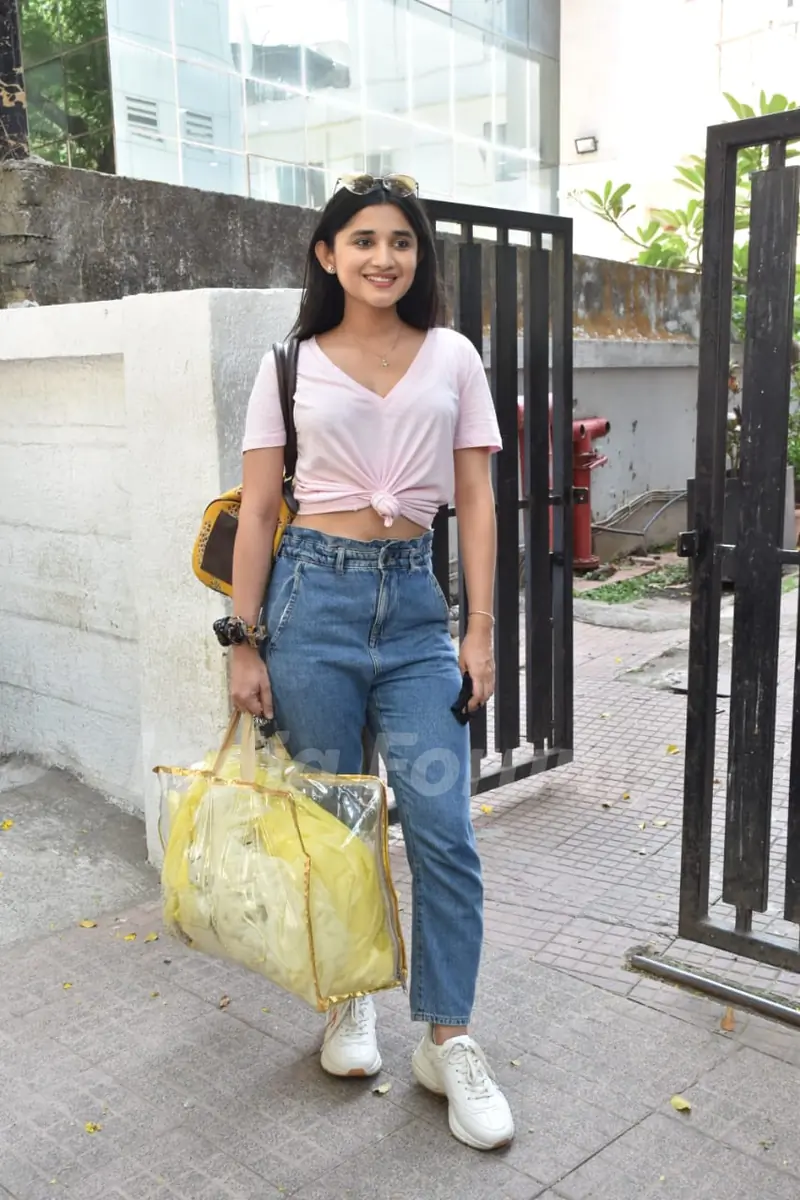 Kanika Mann snapped at a shoot in Andheri! 