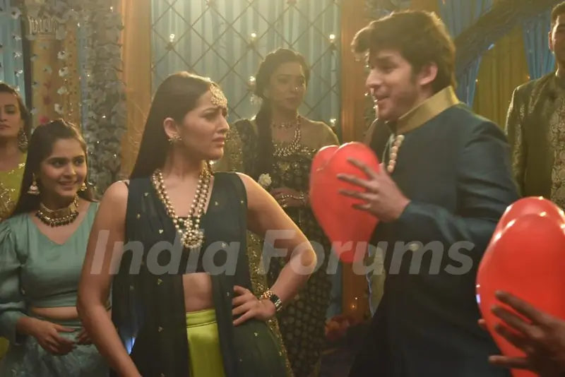 Samar and Nandini dancing in Toshu and Kinjal Sangeet Ceremony