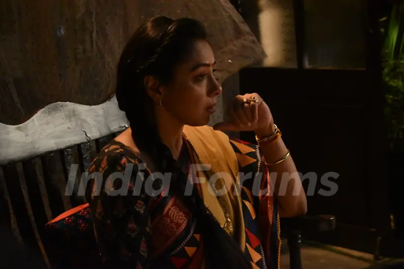 Anupamaa in tensed look