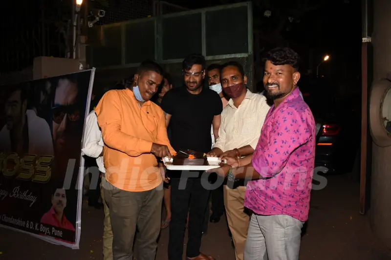 Ajay Devgn celebrates his birthday with fans