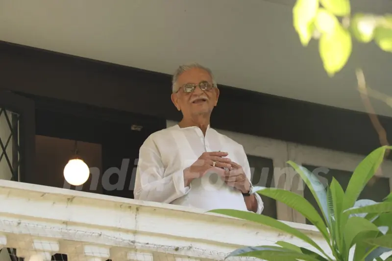Gulzar Sahab snapped at his balcony!