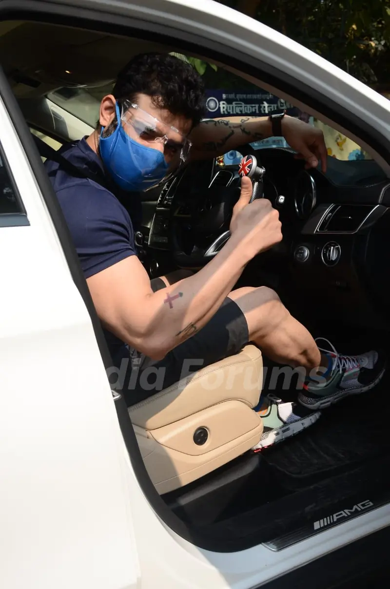 Karan Patel spotted at Andheri, Mumbai