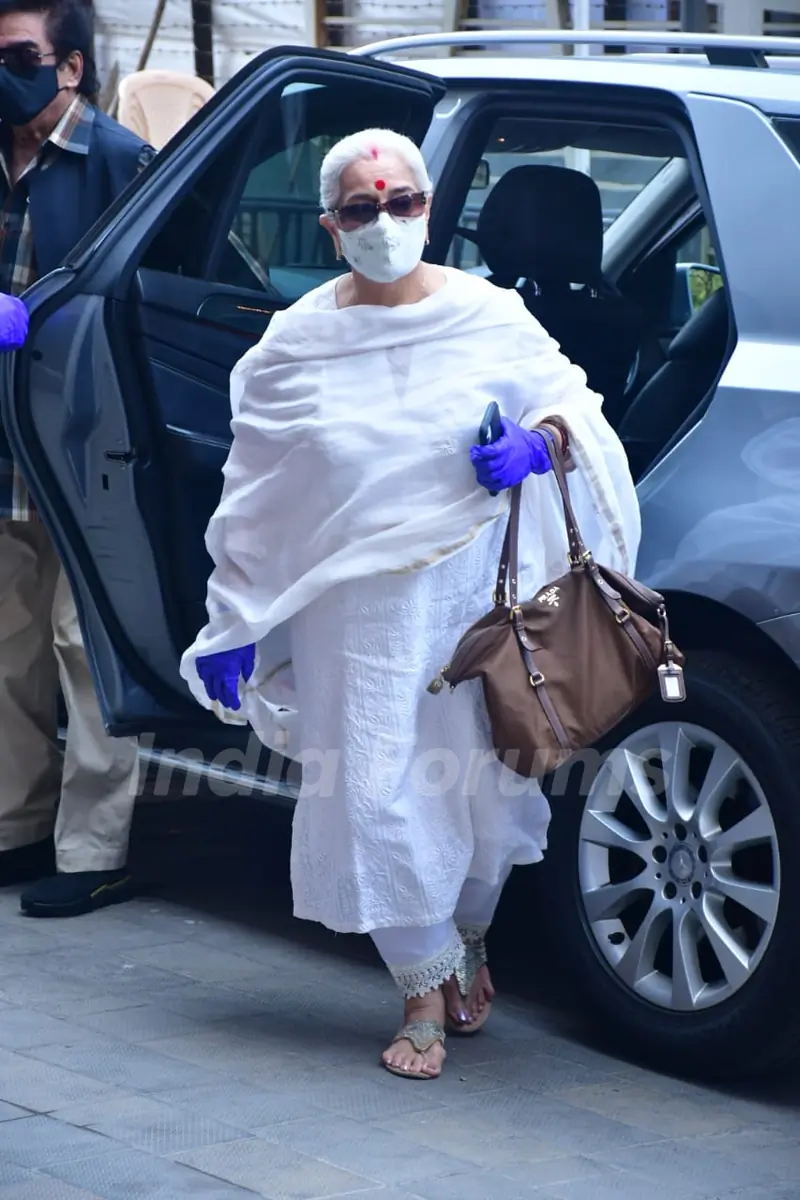 Poonam Sinha spotted at Dadar Covid-19 vaccination centre