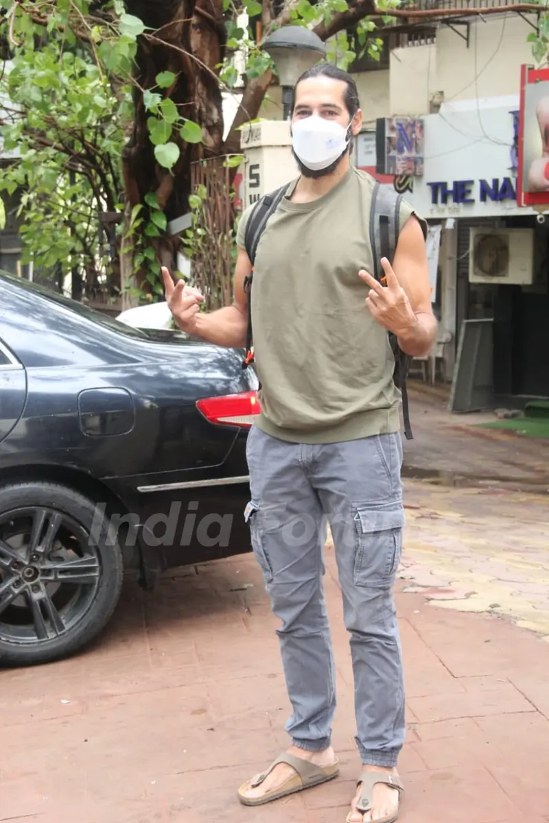 Dino Morea spotted in Bandra 