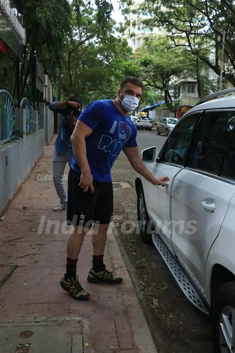 Sohail Khan snapped outside gym in Bandra