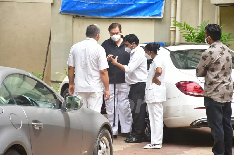 Randhir Kapoor spotted in Bandra