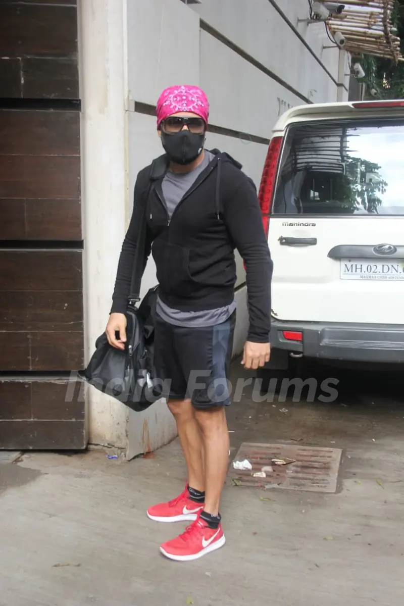 Emraan Hashmi snapped outside gym
