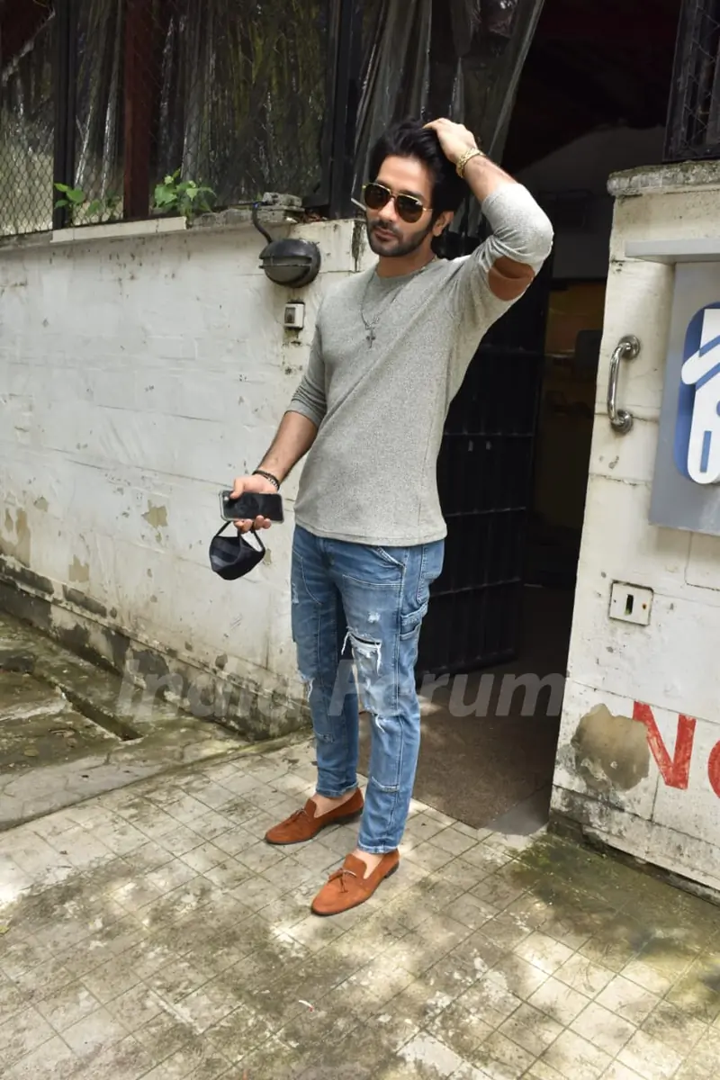Vardhan Puri snapped in Juhu