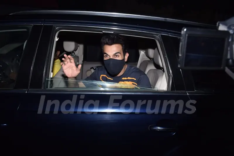 Rajkummar Rao snapped post shoot in Juhu