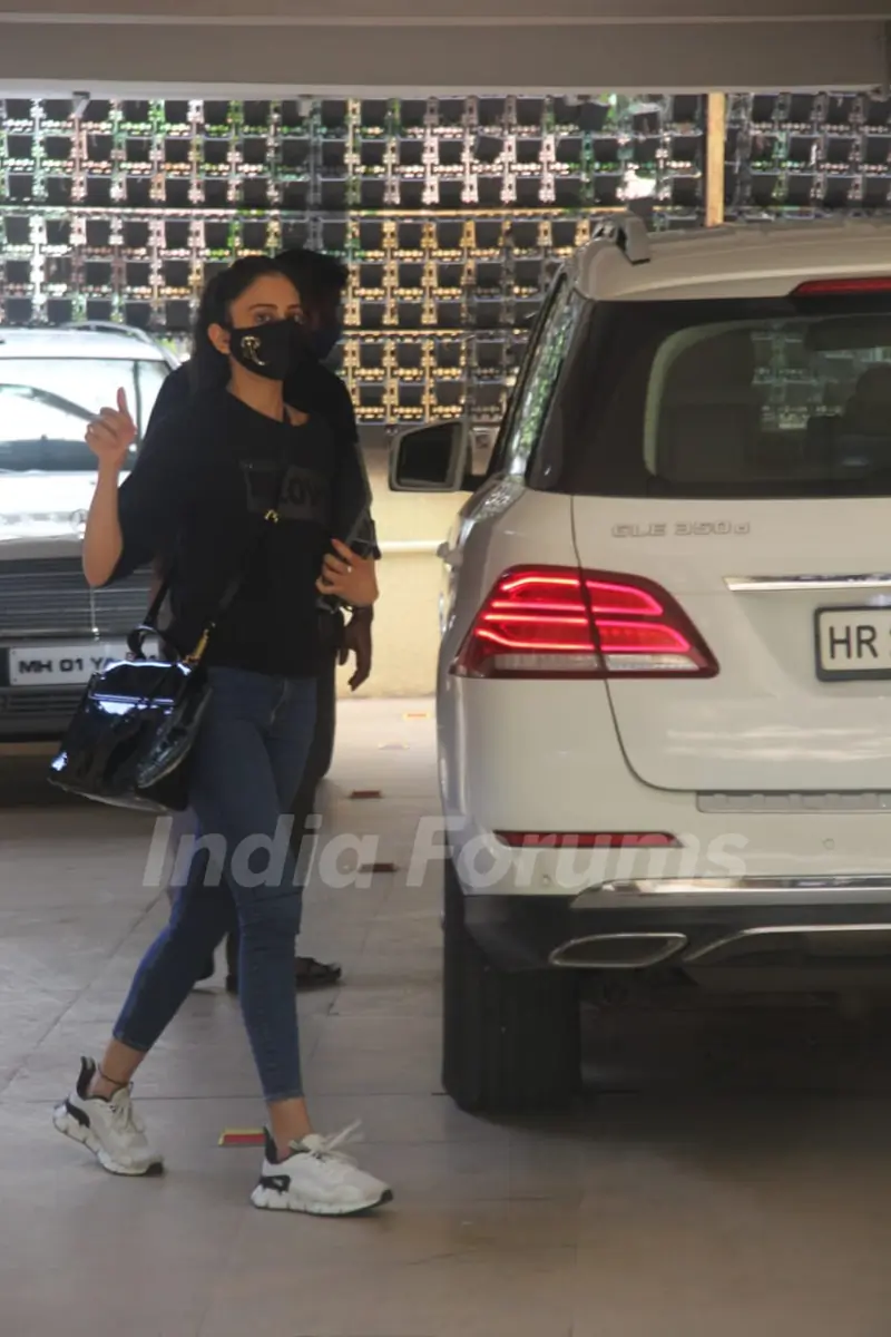 Rakul Preet Singh spotted in Bandra