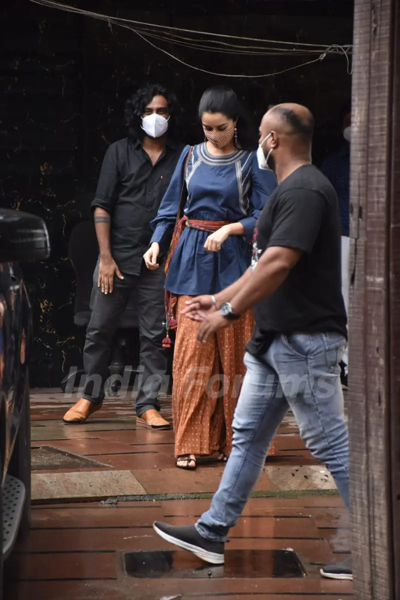 Shraddha Kapoor snapped at Nikhil Dwivedi's office in Juhu
