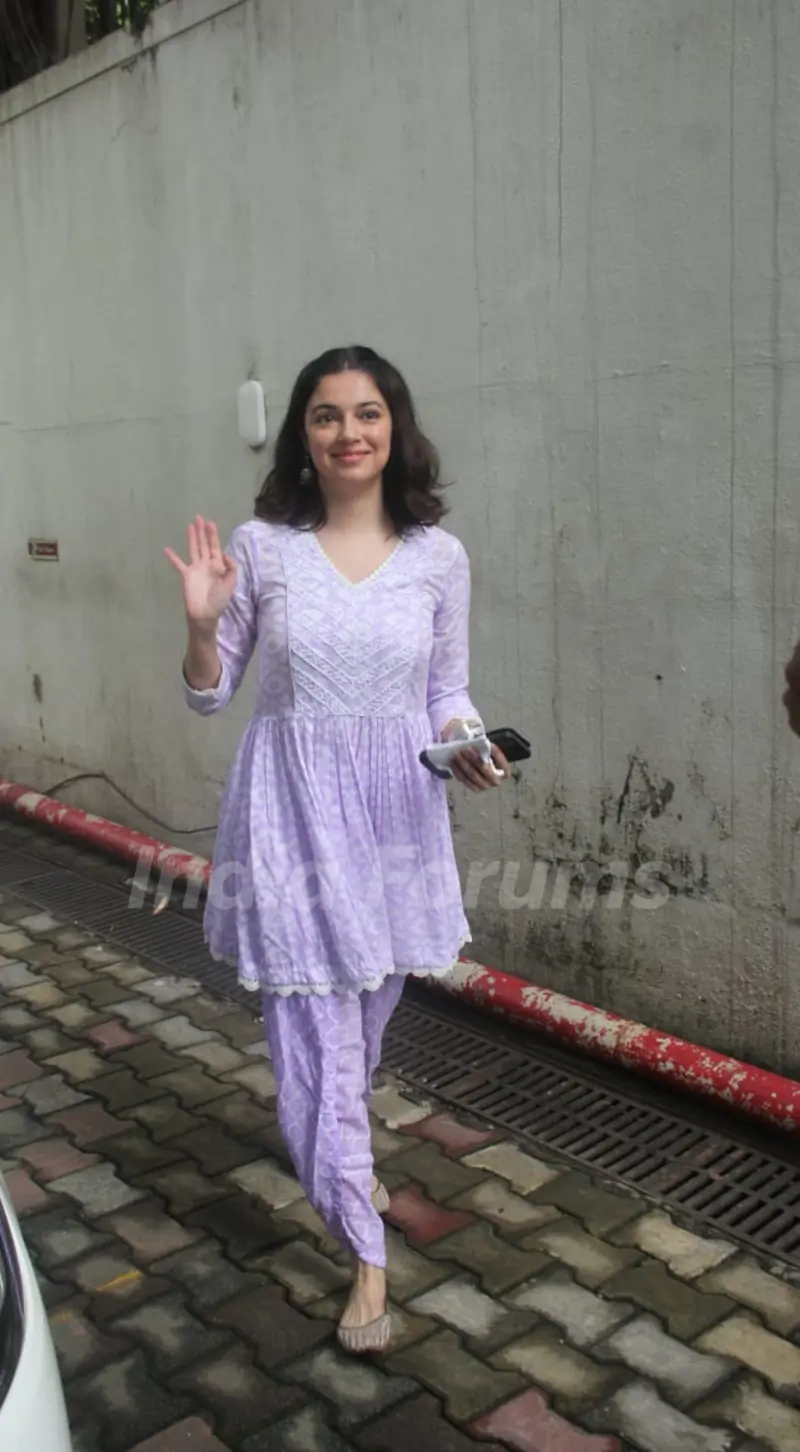 Divya Khosla Kumar snapped at Bandra