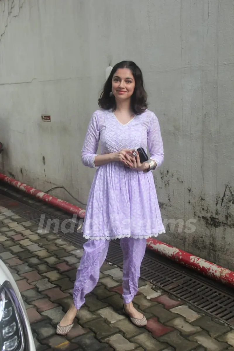 Divya Khosla Kumar snapped at Bandra