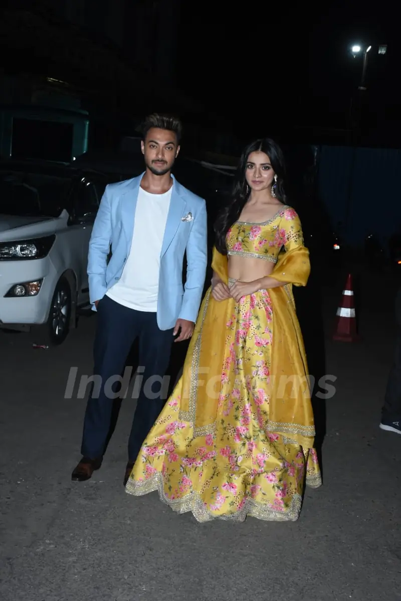 Salman Khan, Aayush Sharma and Mahima Makwana on the sets of The Big Picture 