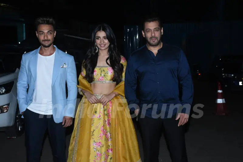 Salman Khan, Aayush Sharma and Mahima Makwana on the sets of The Big Picture 