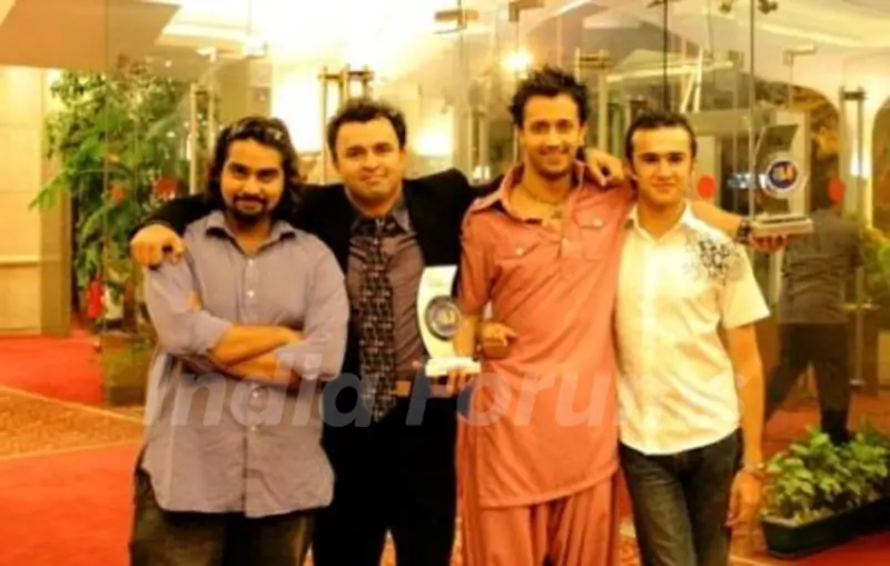 Atif Aslam with his brothers