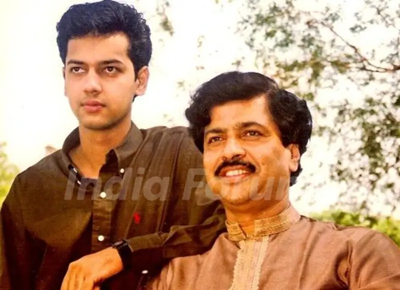 Rahul Mahajan with his father Pramod Mahajan